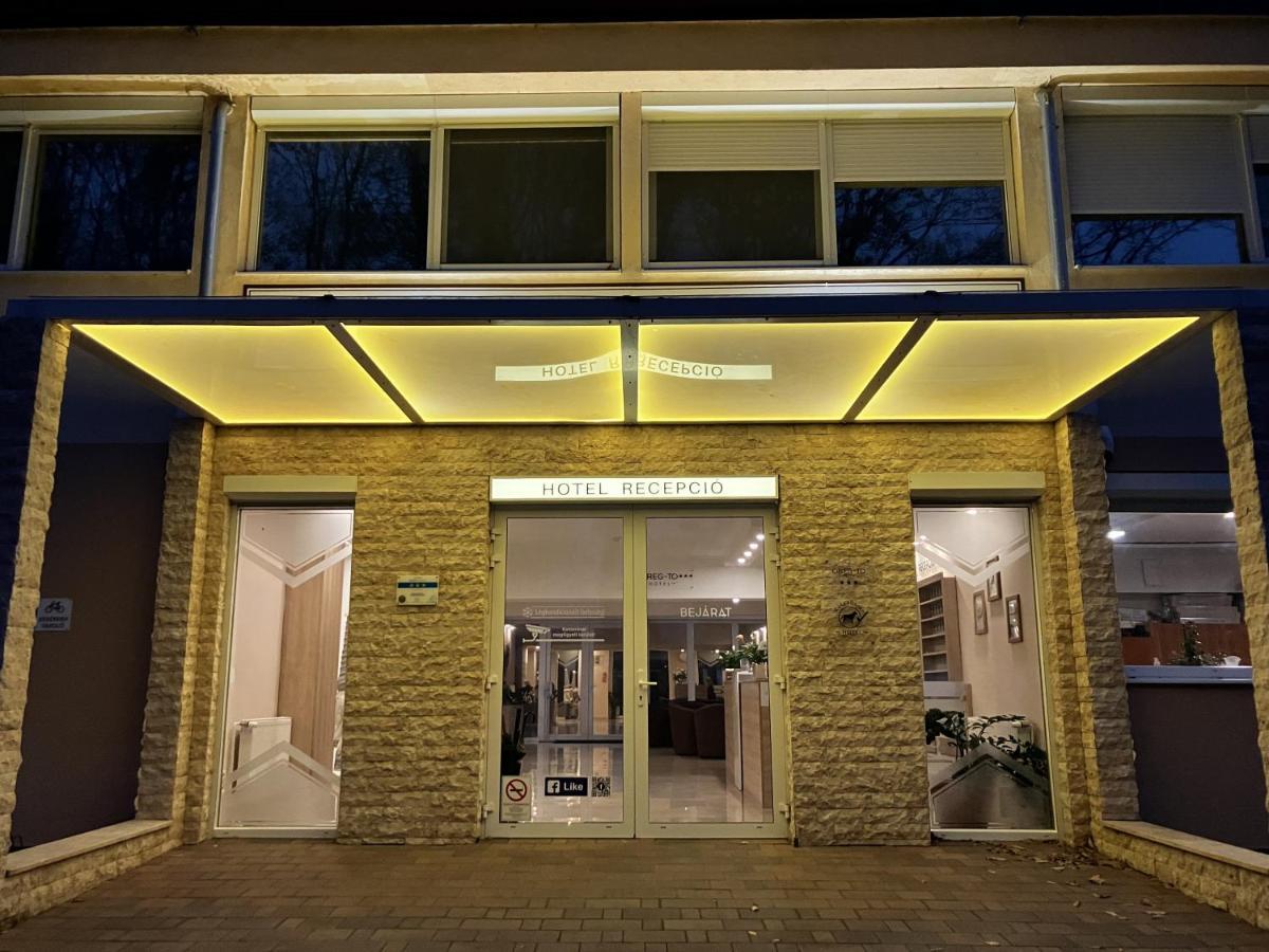 טטה Oereg-To Youth Hostel מראה חיצוני תמונה