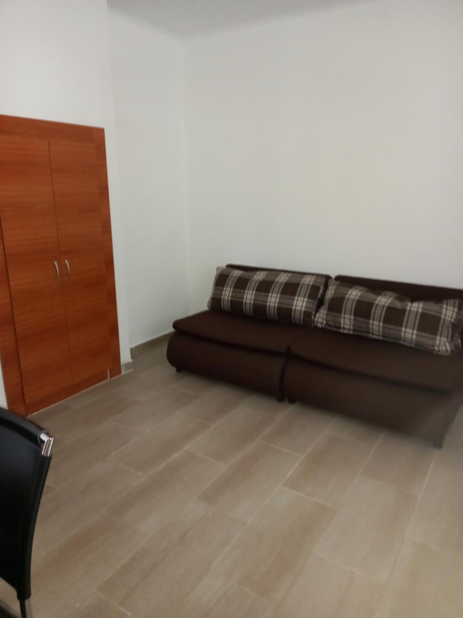 טטה Oereg-To Youth Hostel מראה חיצוני תמונה