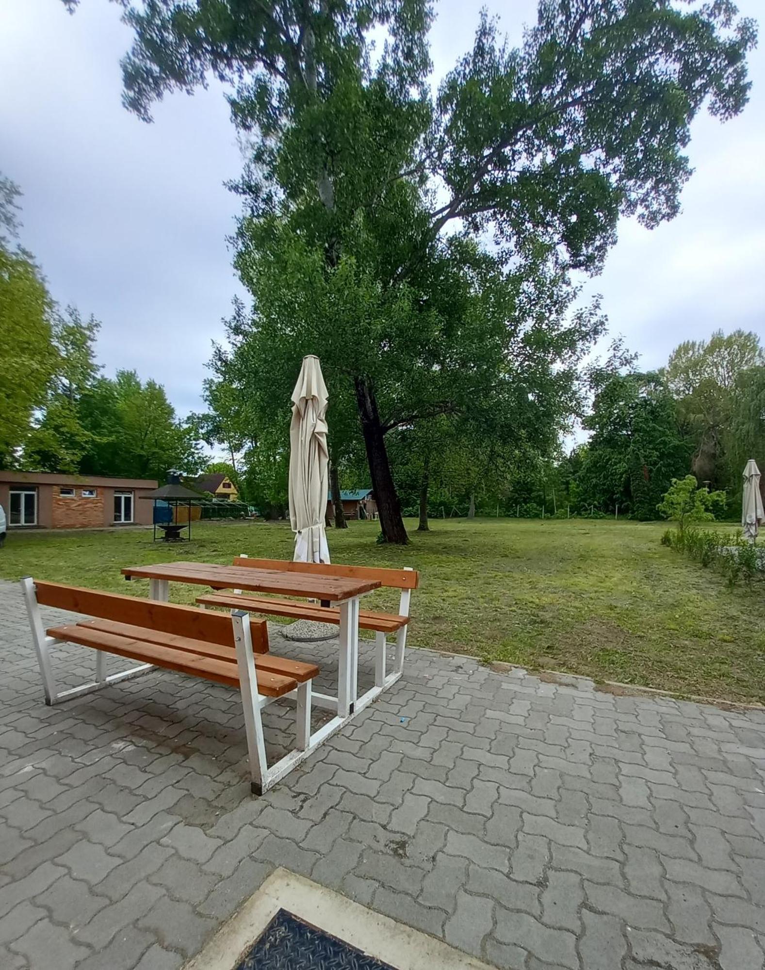 טטה Oereg-To Youth Hostel מראה חיצוני תמונה